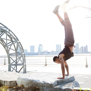 EQXSOCI15528_handstand_01-2