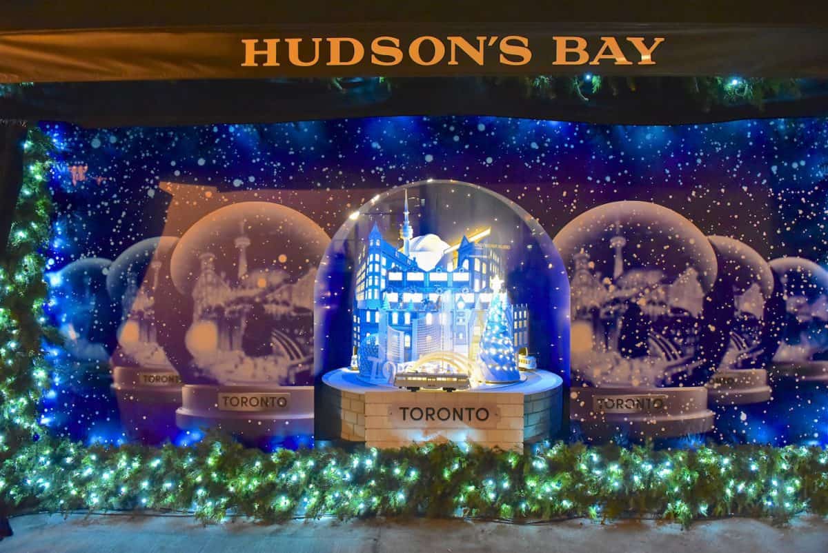 2017 Hudson Bay Saks Fifth Avenue Christmas Window Unveiling