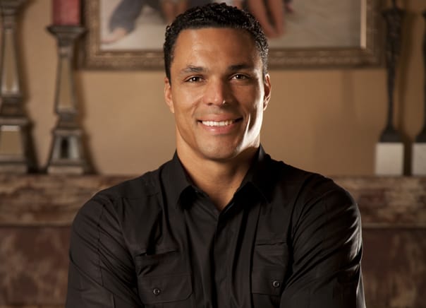 Tony Gonzalez wins PFWA Good Guy Award