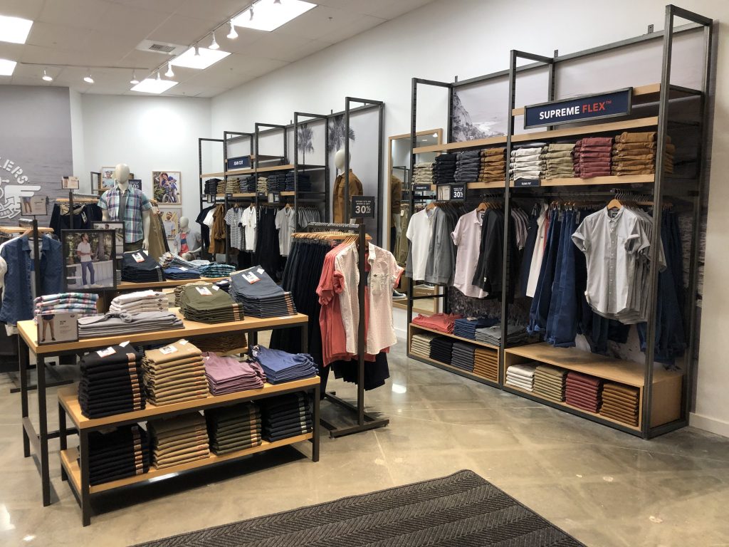 DOCKERS OPENS NEW STORE AT CITADEL OUTLETS - MR Magazine
