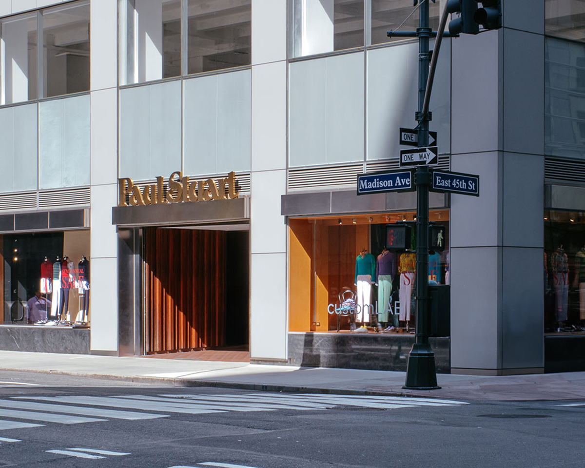 PAUL STUART U.S. SOLD TO PEERLESS CLOTHING AND MIDDLE WEST PARTNERS - MR Magazine